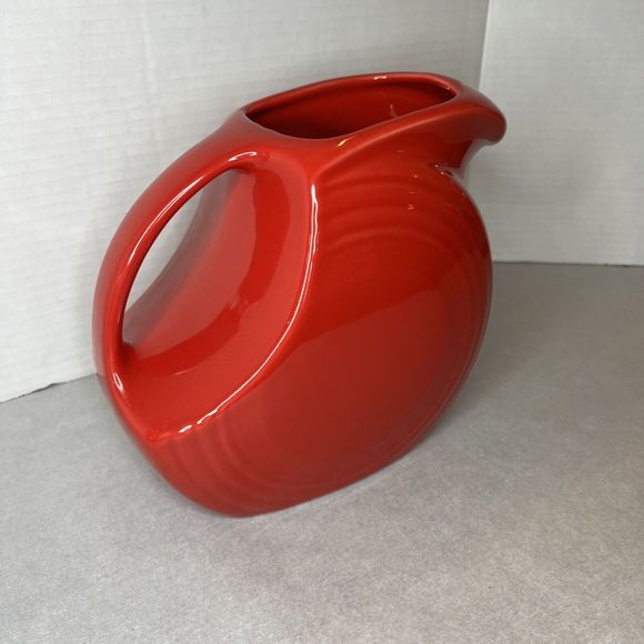 Fiesta Ware Scarlet Red Large 7.5" Disc Pitcher 67oz Homer Laughlin Made In USA - Picture 6 of 9